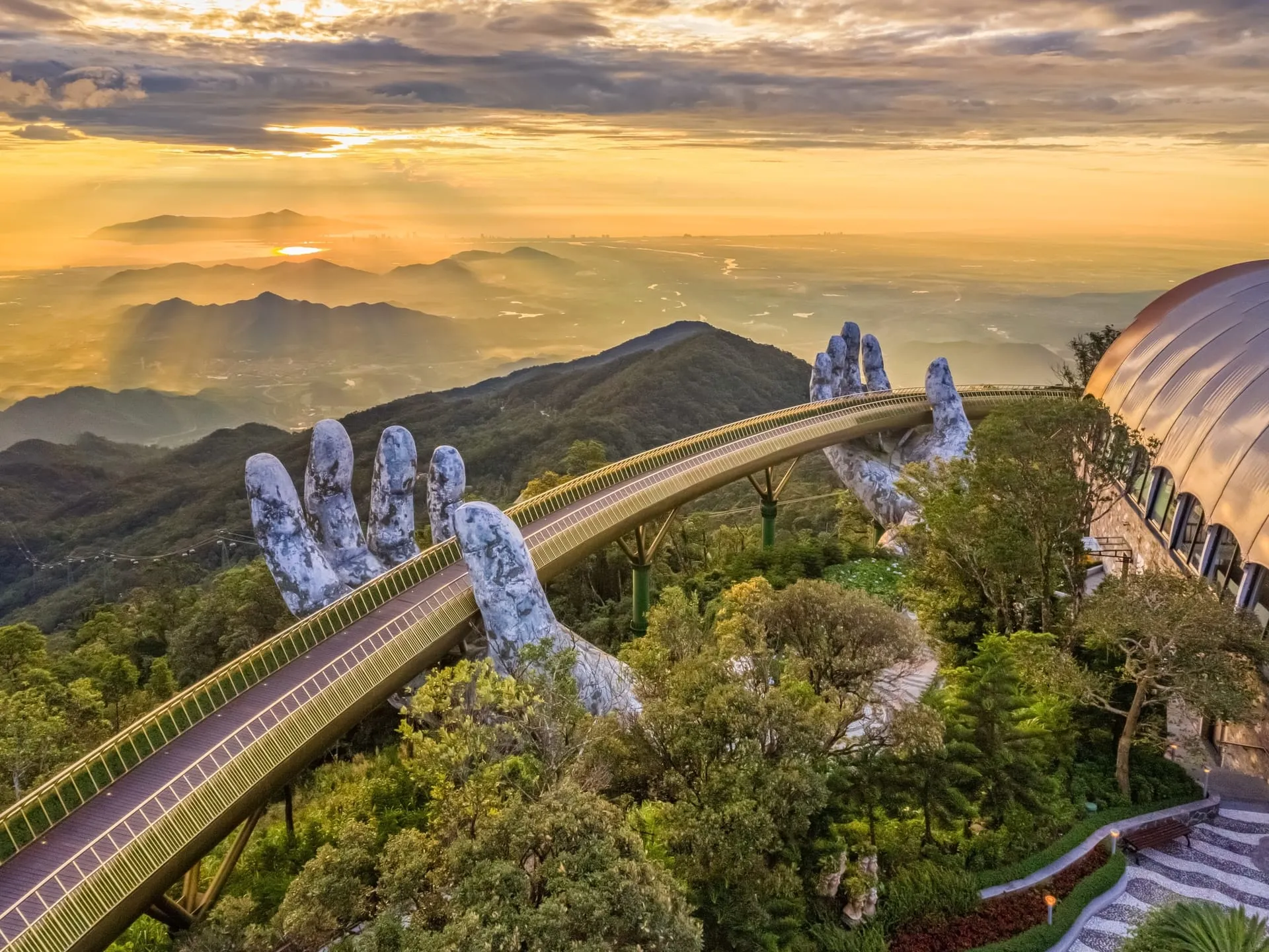 0328-0214_da-nang-xlarge