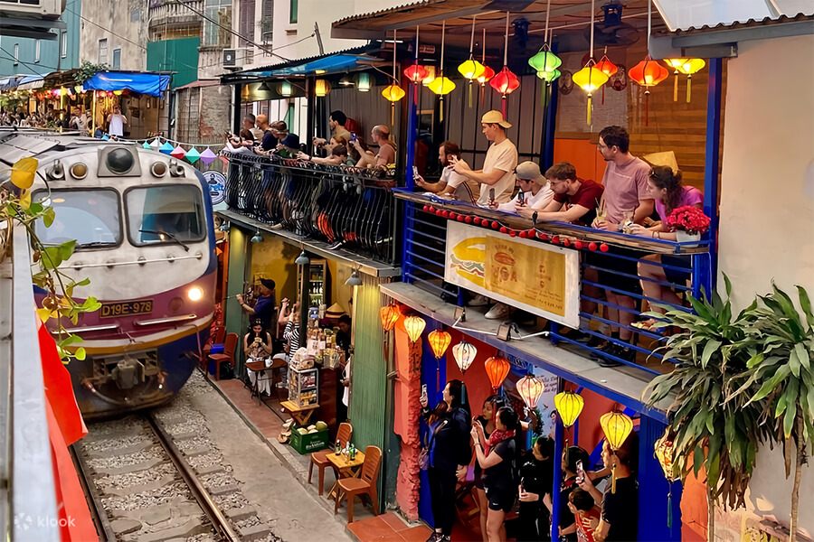 Coffee Train Street - Vietnam Travel Agency