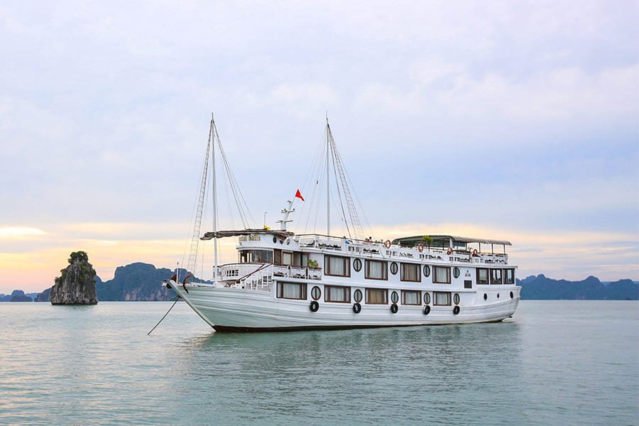 Oriental Sail Cruise