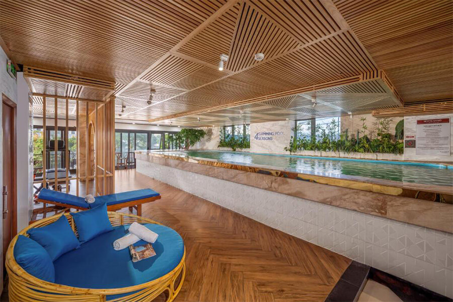 White Sand Hotel​