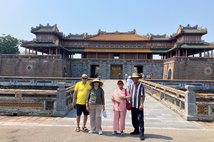 Hue Riverboat & Royal Tombs - Full Day