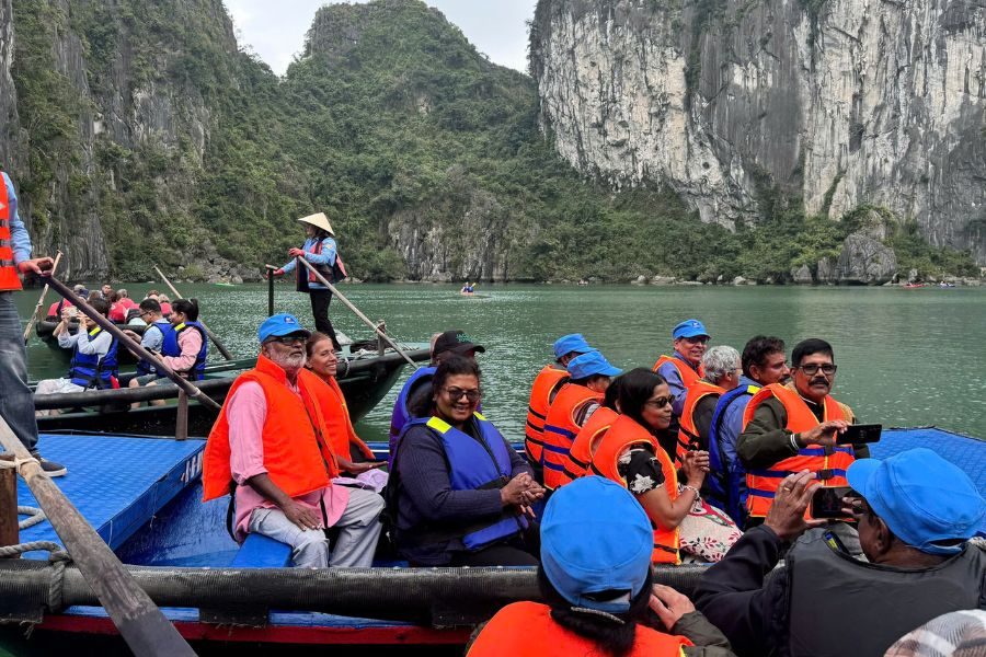 Halong Bay Joined 6-hour Cruise