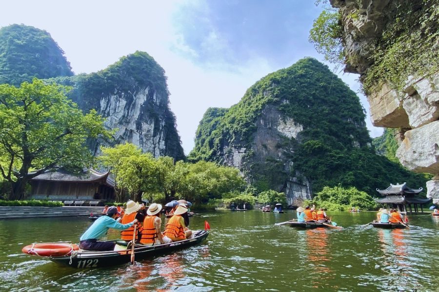 Hoa Lu Old Citadel – Tam Coc – Full Day