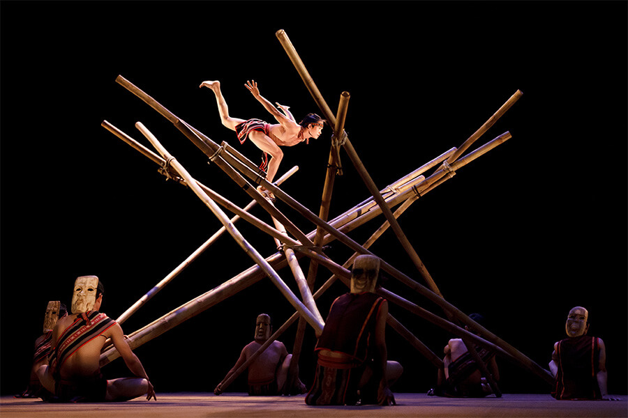 A O Show - cultural shows in vietnam