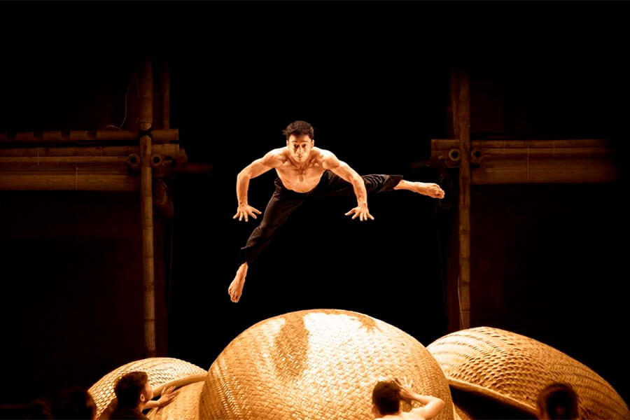 A O Show - vietnam traditional shows