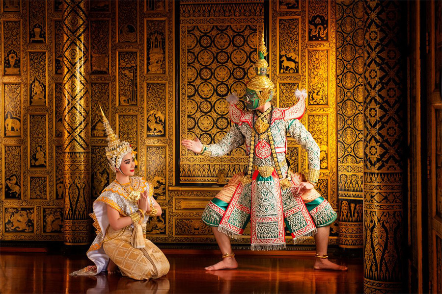 Apsara Dance Show - traditional show in cambodia