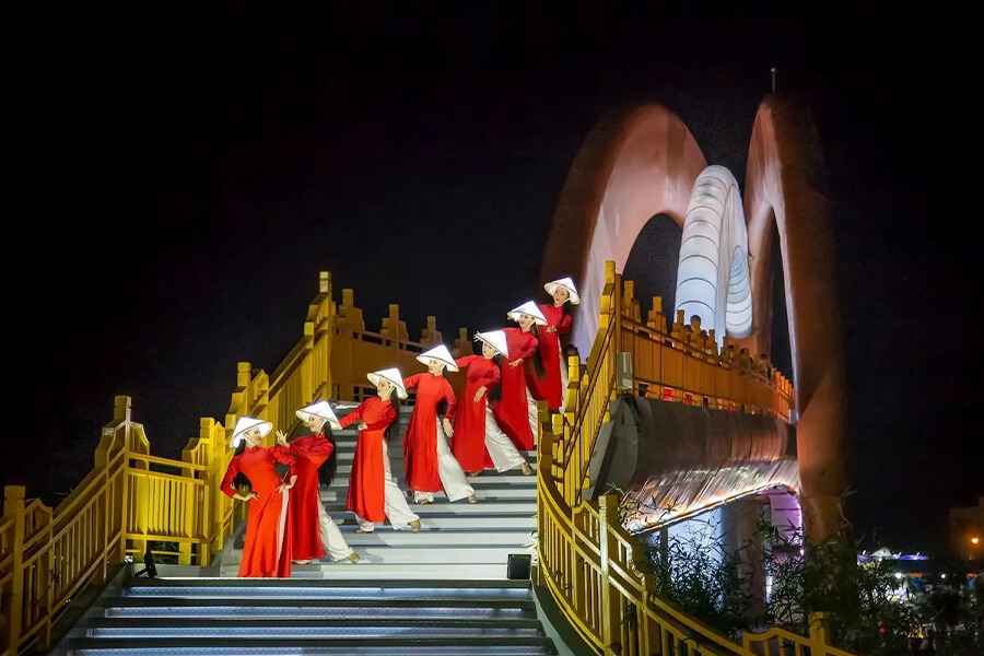 Hoi An Memories Show - traditional show in vietnam