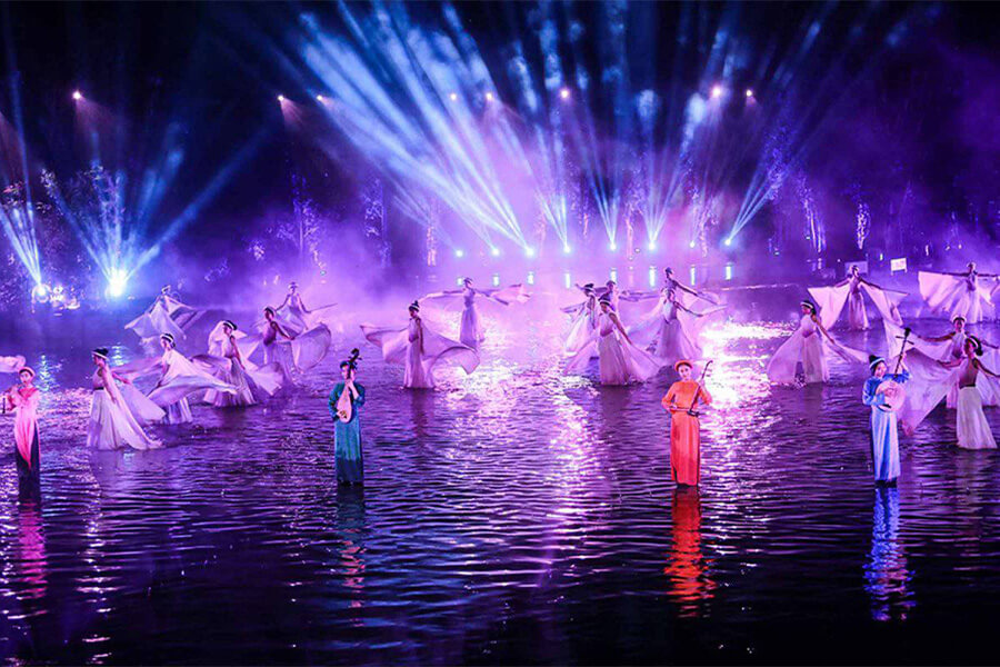 the quintessence of tonkin show - traditional show in vietnam