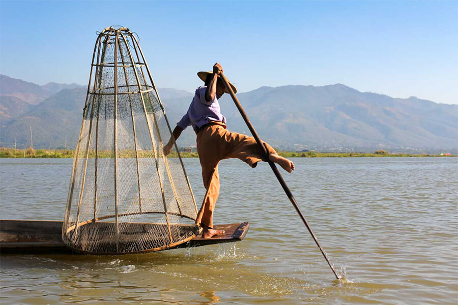 Fishermen and leg-rowing technique - life on the water in Myanmar