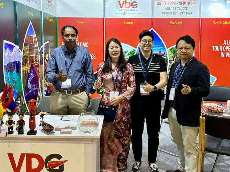 Viet Dan Travel DMC team at an international MICE travel exhibition