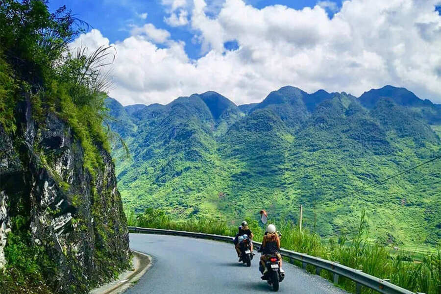 Explore Ha Giang Loop by motorbike