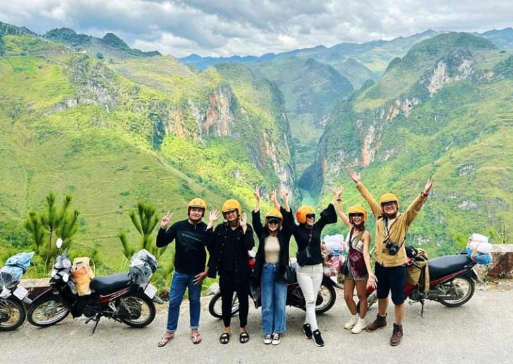 Tourists on motorbikes at Ma Pi Leng Pass, Ha Giang