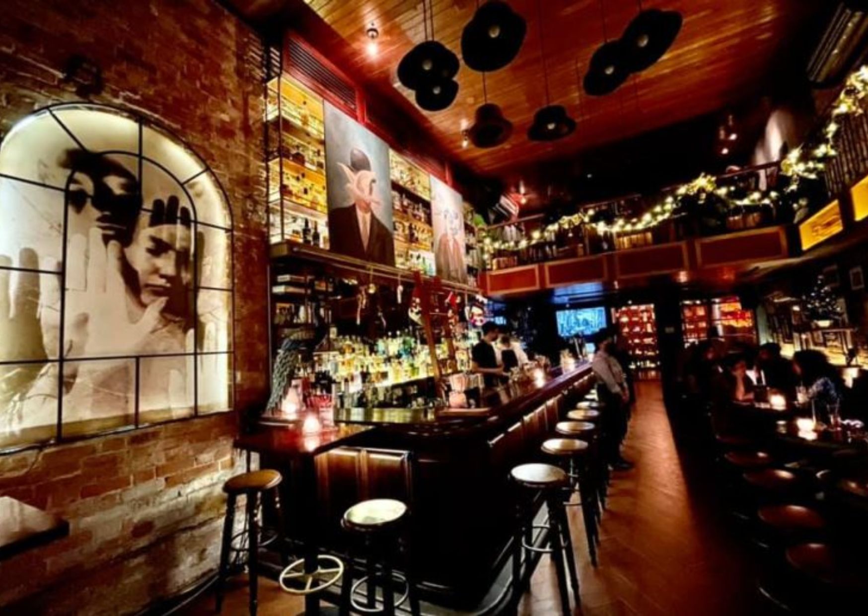 Classy 1920s gentleman's club style cocktail bar of Polite and Co
