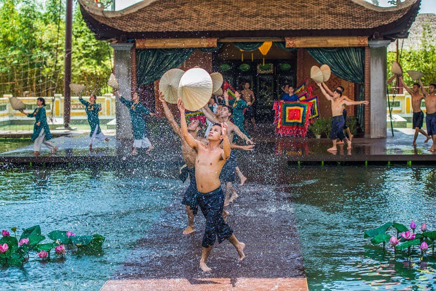 Vietnamese Traditional Dance