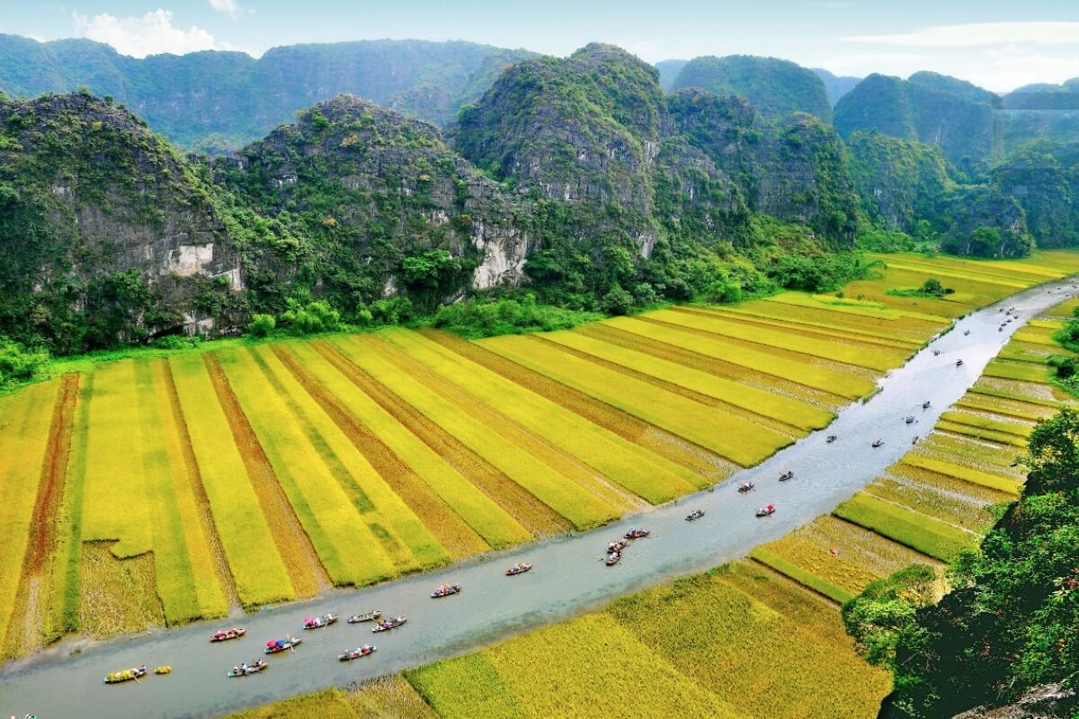 Trang An Landscape Complex - attraction in hanoi to ninh binh day trip