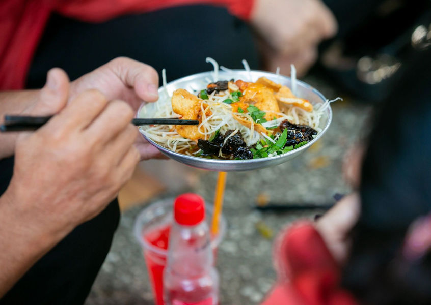 Gỏi đu đủ bò khô papaya salad with beef jerky, street bowl