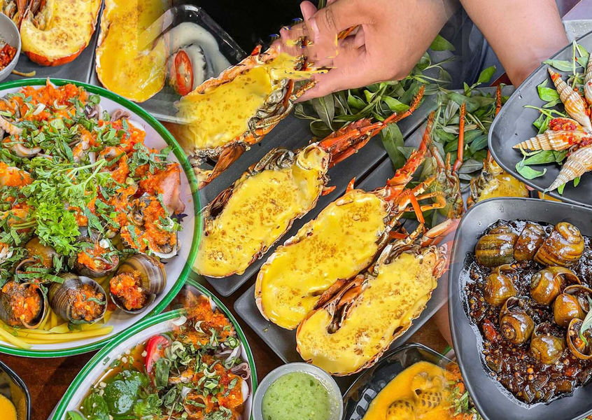 Saigon seafood platter with grilled snails and lobster